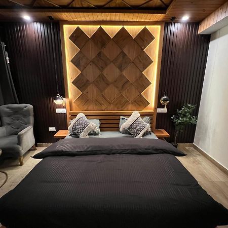 House Of Lights Hotel Солан Екстериор снимка