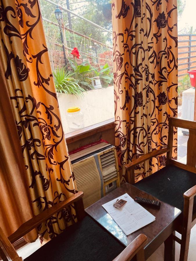 House Of Lights Hotel Солан Екстериор снимка