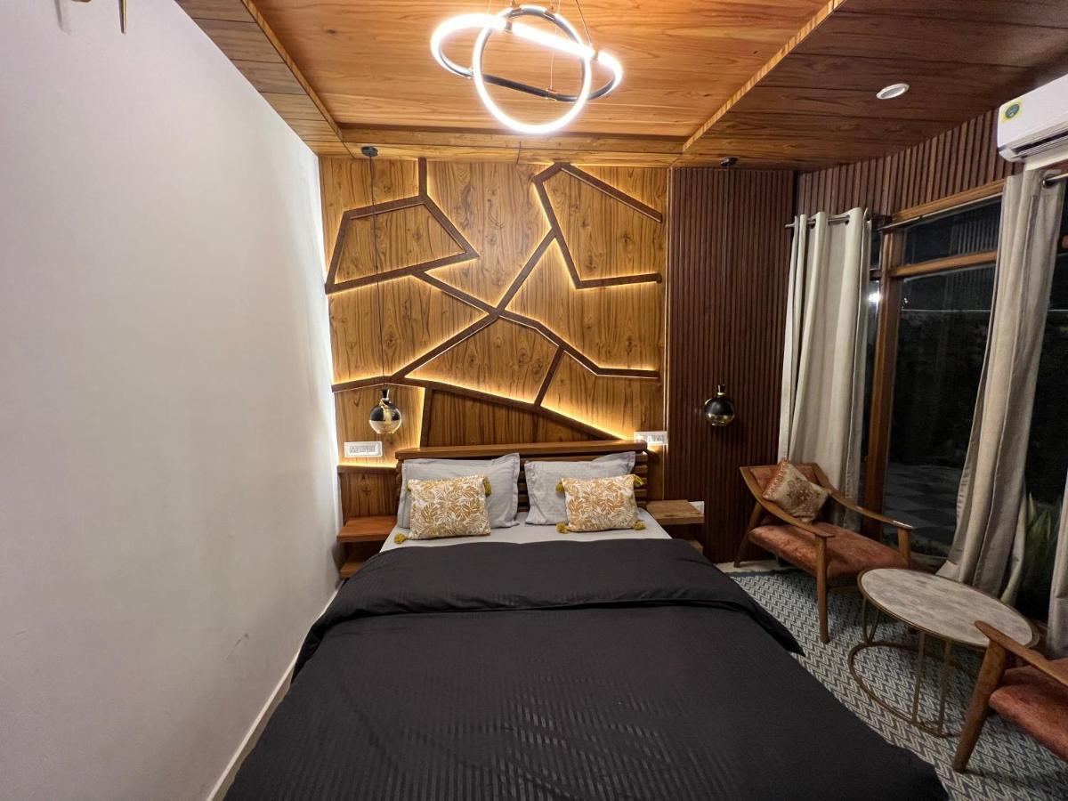 House Of Lights Hotel Солан Екстериор снимка