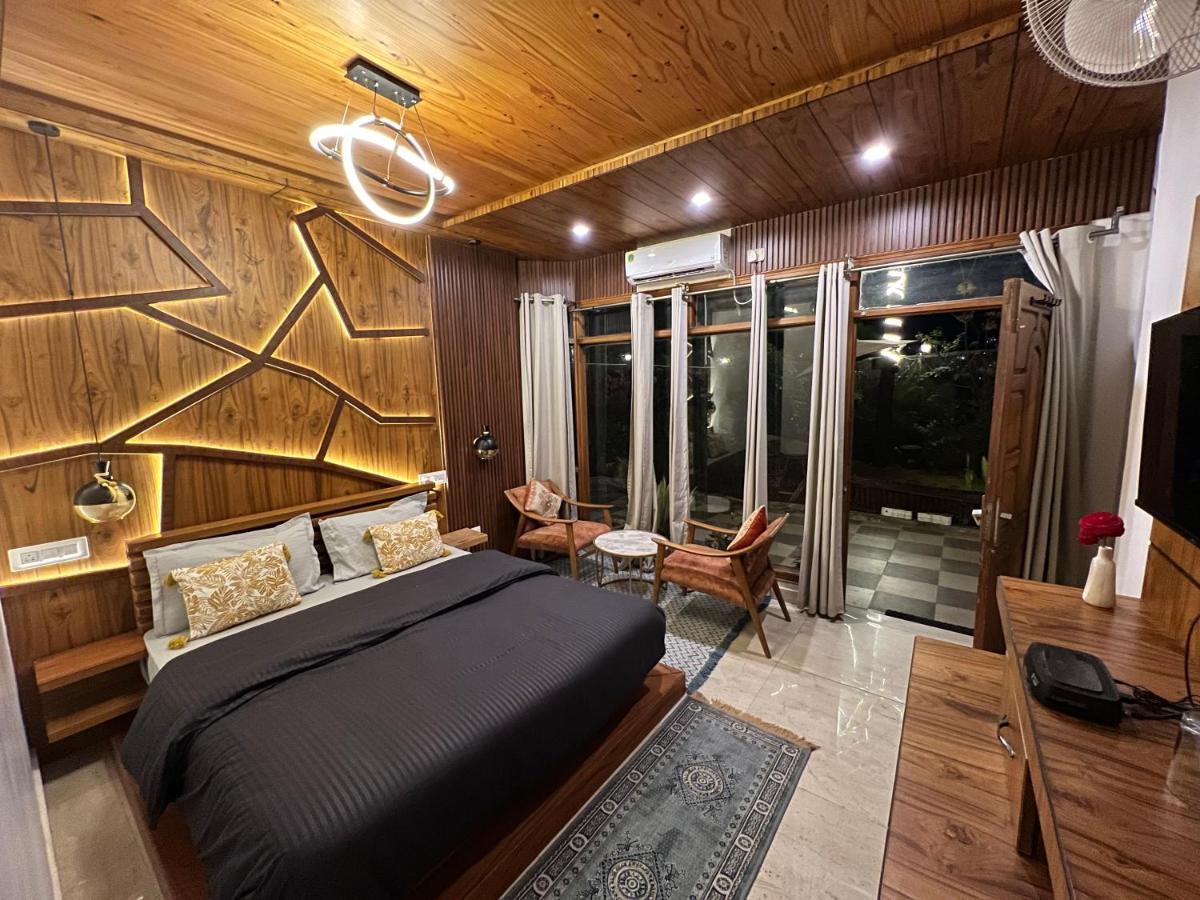 House Of Lights Hotel Солан Екстериор снимка