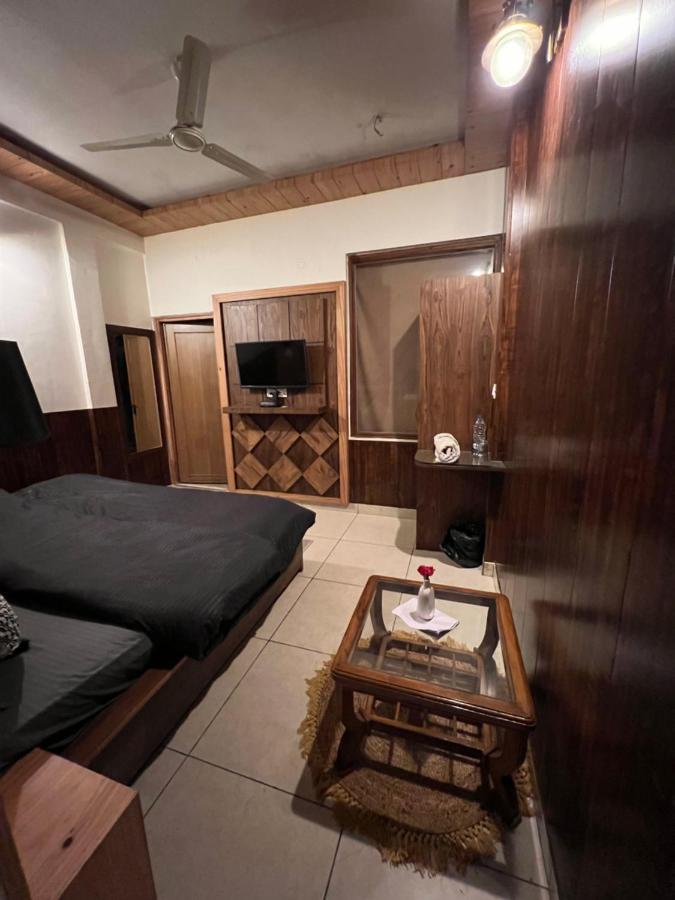 House Of Lights Hotel Солан Екстериор снимка